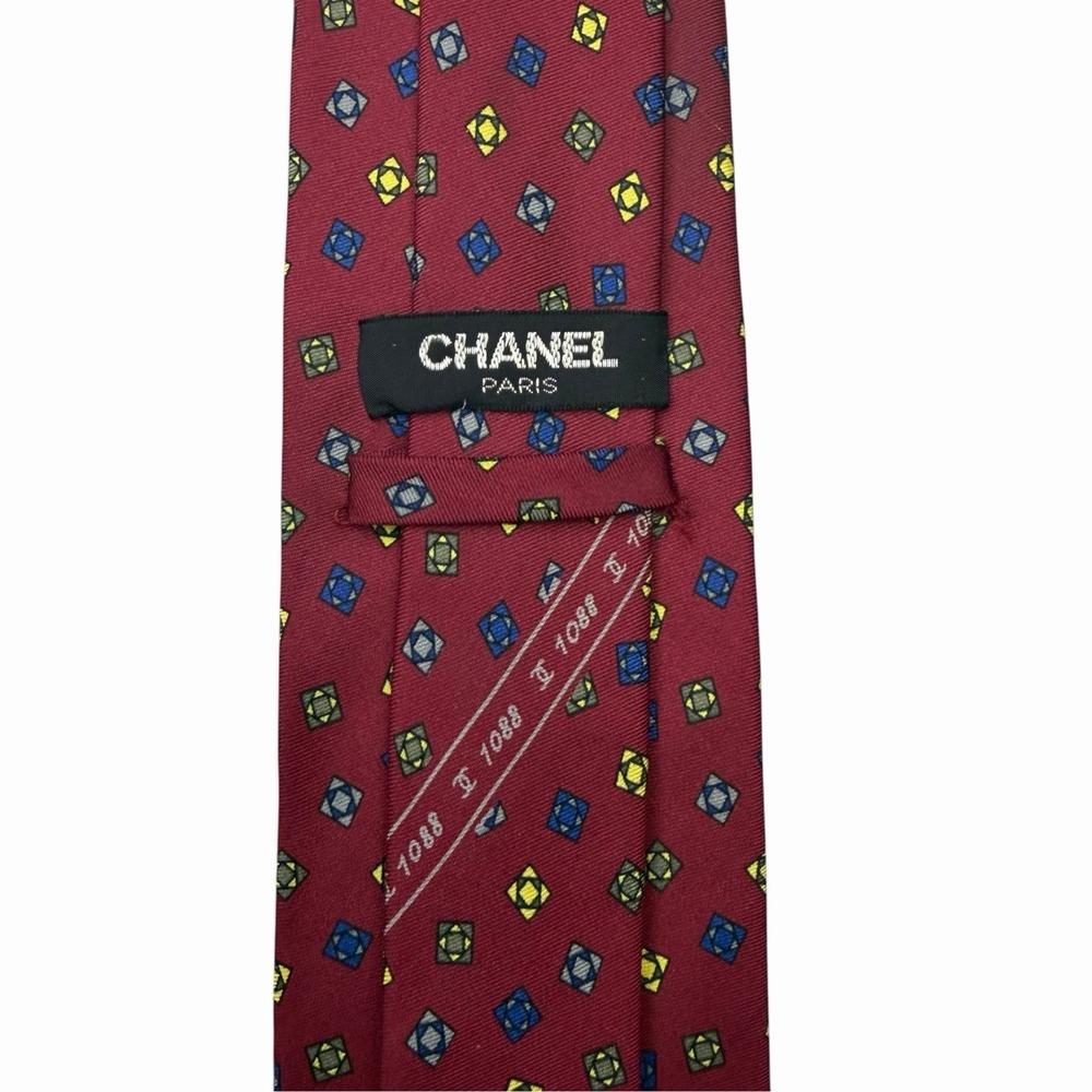 Chanel Paris Tie Burgundy Geometric Squares CC Logo Silk 3.25" (W) 57.5" (L) guc